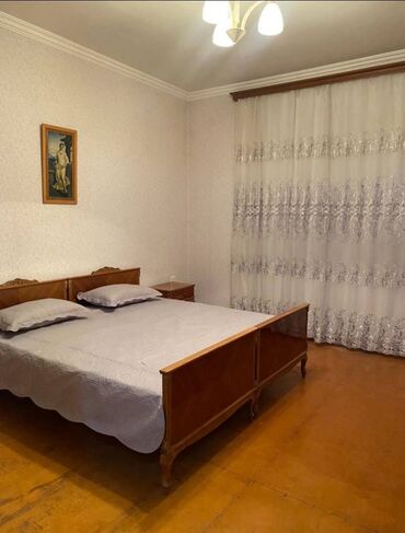 Uzunmüddətli kirayə mənzillər: Nərimanov rayonu,Nərimanov metrosunun çıxışındakı5 mərtəbəli binada — 3