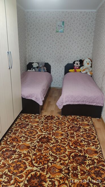 срочно продаётся 1 комнатная квартира в районе ошского рынка по улице кенсуйская: 2 бөлмө, 41 кв. м, Хрущевка, 3 кабат, Косметикалык ремонт