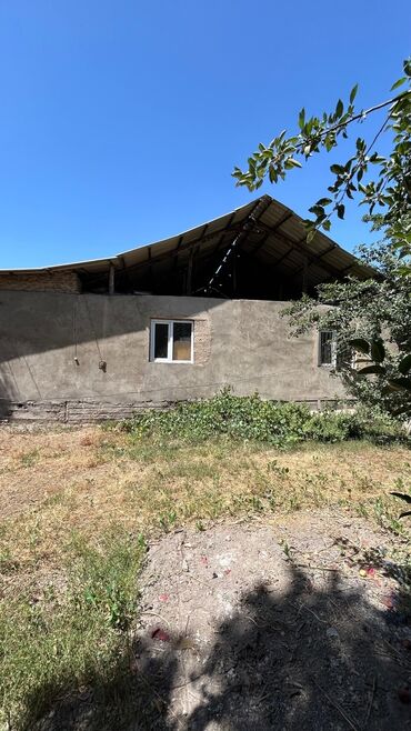 купить дом в рассрочку в бишкеке: Үй, 50 кв. м, 2 бөлмө, Кыймылсыз мүлк агенттиги, Эски ремонт