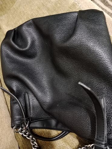 kožna jakna s: Ekstra crna torba srednje veličinekao nova