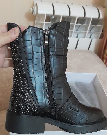 Çəkmələr: Qısaboğaz, Ölçü: 38, rəng - Qara, Yeni — 5