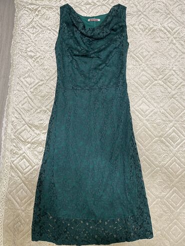 атласное вечернее платье: Вечернее платье, Коктейльное, Средняя модель, Велюр, Без рукавов, XS (EU 34), S (EU 36)