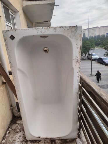 Bitkilər: Gördüyünüz vəziyyətdə satılır gəlib baxada bilərsiz