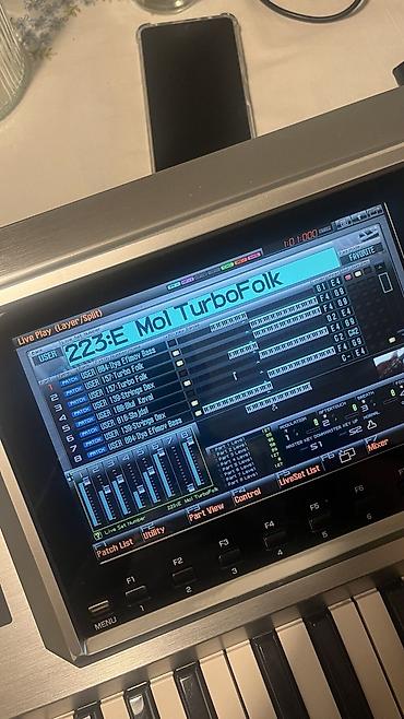Klaviri i klavijature: Roland Fantom G6 512mb poznati set sredjeno sve klavijatura kojoj ne — 9