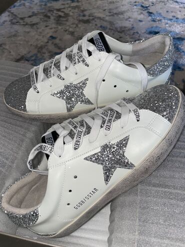 Кроссовки и спортивная обувь: Продаю кеды Golden goose, абсолютно новые, размер 42