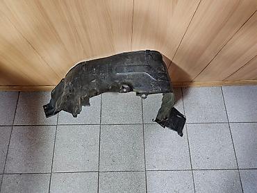 1998: Подкрылок Передний левый Nissan, 1998 г., Б/у, Оригинал — 2