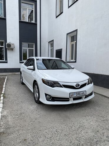 арзан машинелер: Toyota Camry: 2014 г., 2.5 л, Типтроник, Бензин, Седан