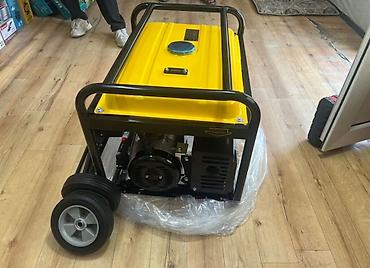 Генераторы: Бензиновые электрогенераторы портативные Варианты на фото: 1) LDI — 10