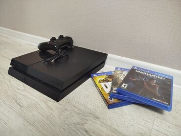 PS4 (Sony Playstation 4): Sony PlayStation 4 2TB bundle satılır.Uzerinde pult,3 dənə disk və
