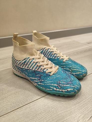 nike react: Размер 37-38, почти новые футбольные бутсы/сороконожки для игры на — 1