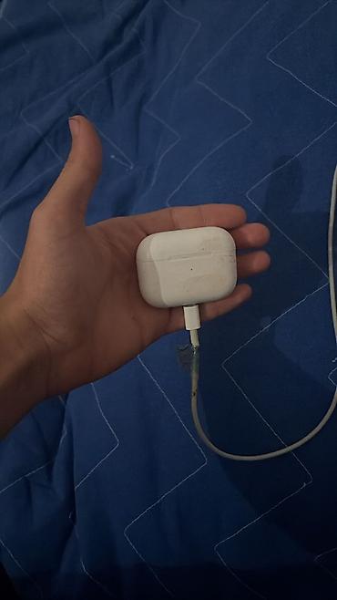qulaqlıq satışı: İşlənmiş Simsiz (Bluetooth) Qulaqcıqlar, Apple, rəng - Ağ — 1