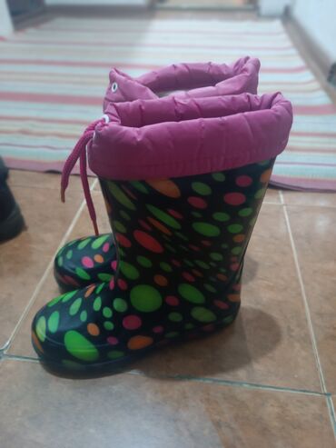 Çəkmələr: Ikinci el ayyagabilar müxtəlif razmerlerde yeniside var içinde. her — 7