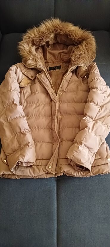 Winter jackets: L (EU 40)