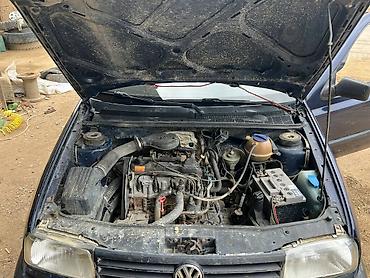 Volkswagen: Volkswagen Vento: 1993 г., 1.8 л, Механика, Бензин, Седан — 7