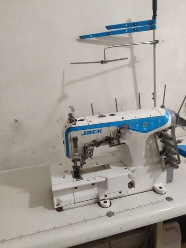 машинка для шитья мешков: Швейная машина Jack, Распошивальная машина, Полуавтомат