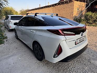 byd e1: Toyota Prius: 2017 г., 1.8 л, Вариатор, Гибрид, Лифтбек — 2