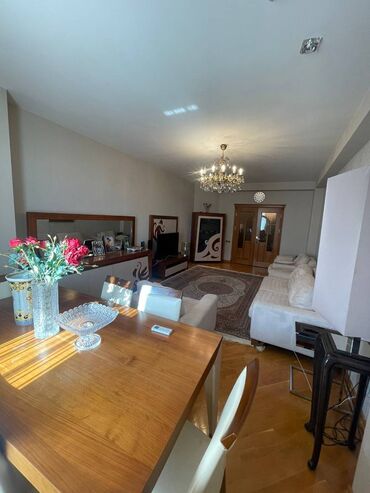 Yeni tikili: 3 otaqlı, Yeni tikili, m. Qara Qarayev, 140 kv. m — 2