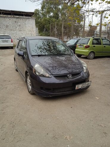 mercedes машина: Honda Fit: 2008 г., 1.5 л, Механика, Бензин, Хэтчбэк