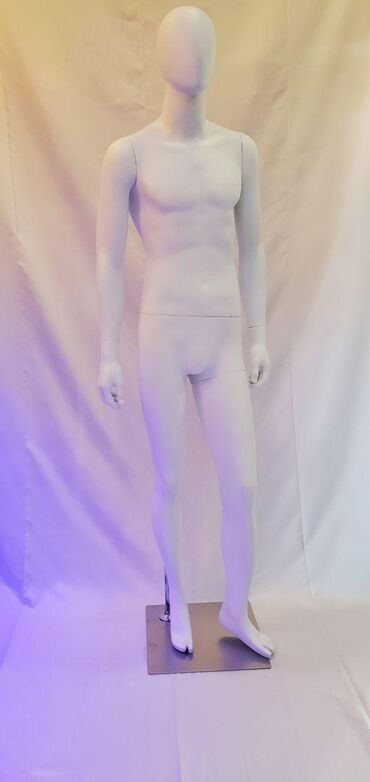 maniken baş: KİŞİ MANİKENİ
Rəng : ağ
Material : polyester
Qiymət: 320 manat