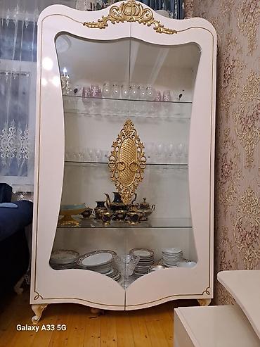 Mağaza avadanlığı: Şüşəli dolab vitrini, İşlənmiş — 1