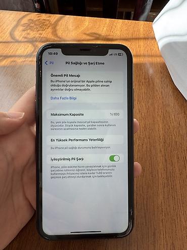 Apple iPhone: IPhone 11, Qara — 7