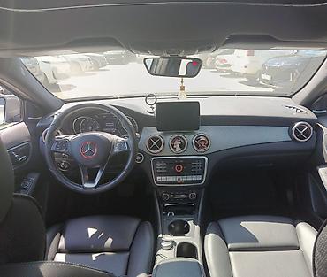sprinter oturacaqlar: Mercedes-Benz GLA 250 4MATIC - Kuzov: kompakt premium krossover, gri — 3