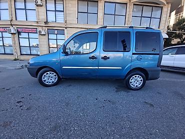 Fiat: Fiat Doblo (mavi rəng, miniven/furqon gövdə) Xüsusiyyətlər: - Geniş — 4