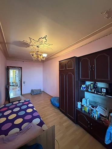 mehdiabadda ev satilir: Bakı, 3 otaqlı, Köhnə tikili, m. Gənclik, 95 kv. m — 9