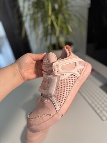 Кроссовки и спортивная обувь: Кроссовки, 36, Adidas Originals, Б/у, цвет - Розовый, Самовывоз, Платная доставка