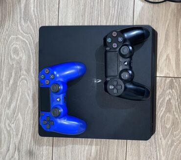 где можно купить playstation 4: Игровая приставка Sony PlayStation 4 Slim (черная) Комплектация: -