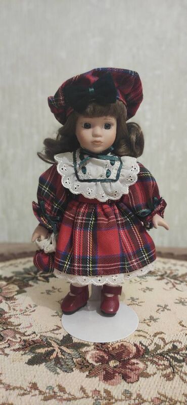kukla: Фарфоровая кукла Англия в коробке