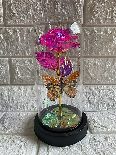 Praznična dekoracija: Večna ruža u staklenom zvonu sa led lampicom 🌹✨ čarobna ruža u — 15