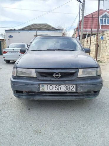 Opel: Opel Vectra: 2 л | 1994 г. | 45555 км Седан