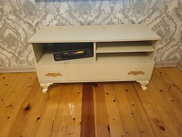 Ev və bağ: TV stendi / media konsol - Rəng: krem/ivori - Material: MDF və taxta — 1