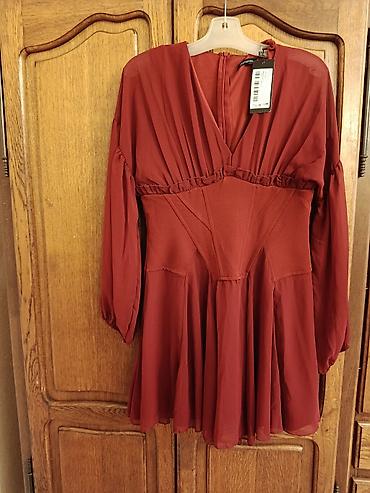svecana haljina s: Trendyol mini haljina u boji burgundy (bordo). Model sa dubokim V — 1