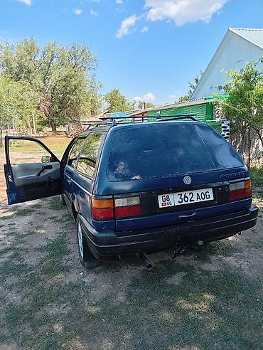 Volkswagen Passat: 1988 г., 1.8 л, Кол менен иштөөчү, Бензин, Универсал — 6