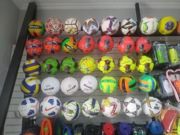 магазин футбольных мячей: Футбольный мячи