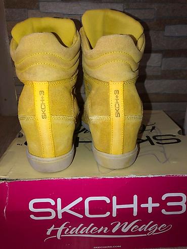 cipele metro: Skechers i Adidas 38 Prodajem ženske izuzetno atraktivne Skechers — 9