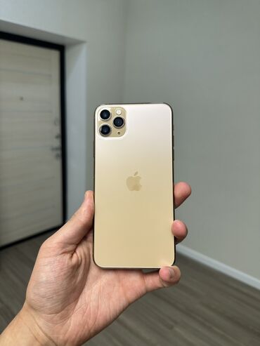 обмен на колонку: IPhone 11 Pro Max, Б/у, 256 ГБ, Золотой, Защитное стекло, Чехол, 100 %