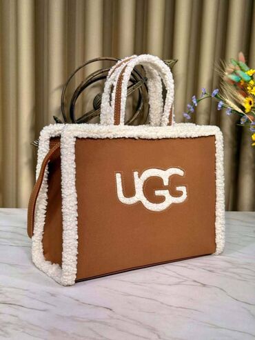 Torbe: UGG torbe
Cena 5100
Dim.l 29x39
But.P45 — 7