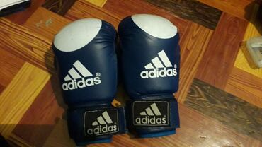 boks əlçəyi: Boks əlcəyi. Çox işlənməyib.Ölçüsü 6 Oz-dur
