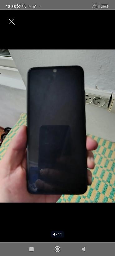 Другие мобильные телефоны: Смартфон с комплектом аксессуаров - Экран: безрамочный с отверстием — 8