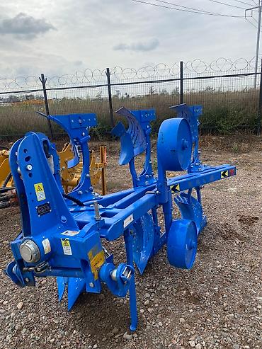 Оборотные плуги, перевертыши: 3-корпусные, На трактор, Лизинг, Новый — 9