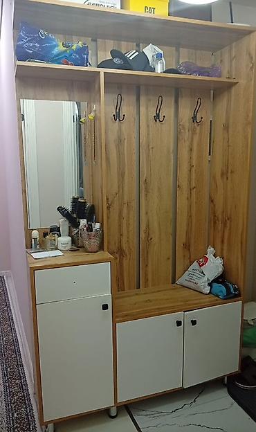 Мебель для прихожей и спальни (набор из двух предметов) 1)