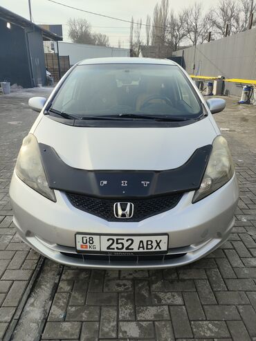 каракол авто: Honda Fit: 2013 г., 1.5 л, Автомат, Газ, Хетчбек