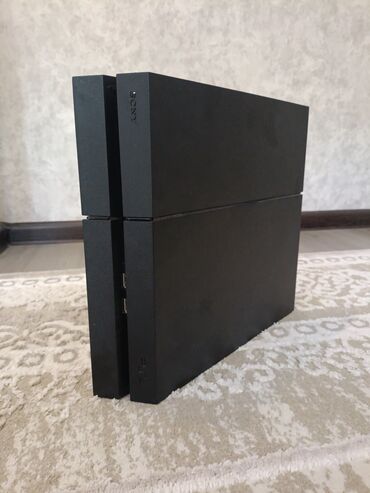 прокат пс 4: PlayStation 4 fat 700 игр пломба на месте, 3 ревизия не шумит не