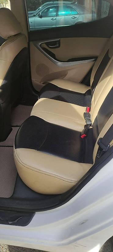 Hyundai: Tecili satilir Hyundai Elantra sedan, ağ rəngli, 5 yerlik. 1.8 dohc — 10