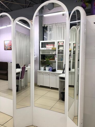 Другое оборудование для салонов красоты: Зеркало+тумба