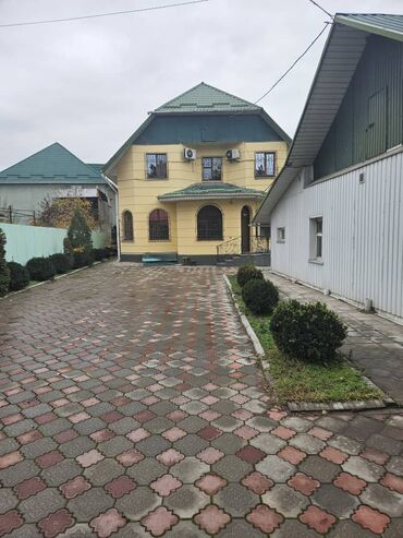 снять дом на сутки для вечеринки: 280 м², 7 комнат, Бронированные двери, Видеонаблюдение, Забор, огорожен