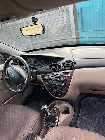 продаю в связи переездом: Ford Focus: 2000 г., Универсал — 5